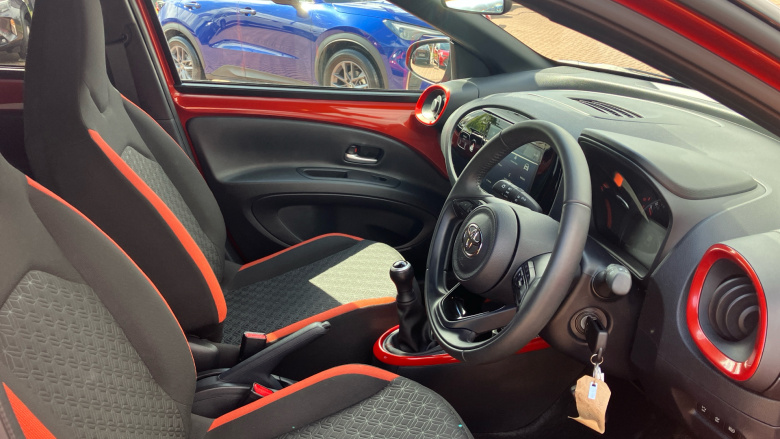 Toyota Aygo X 1.0 VVT-i Edge 5dr Petrol Hatchback